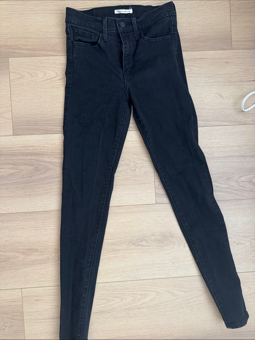 Levi’s black 720 high rise super skinny W27 L32